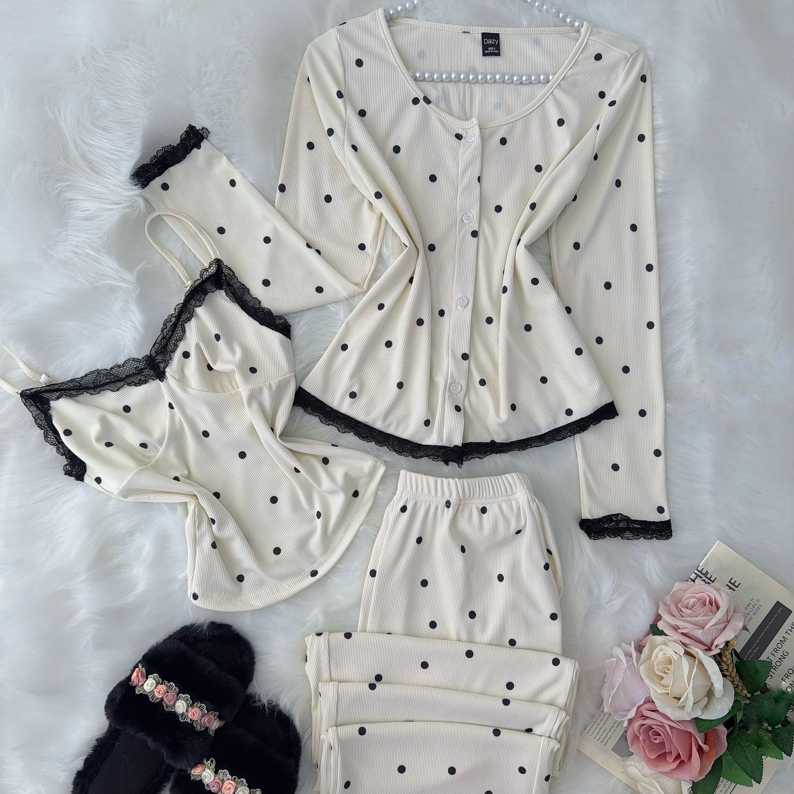 Off White Small Black Points Three pieces