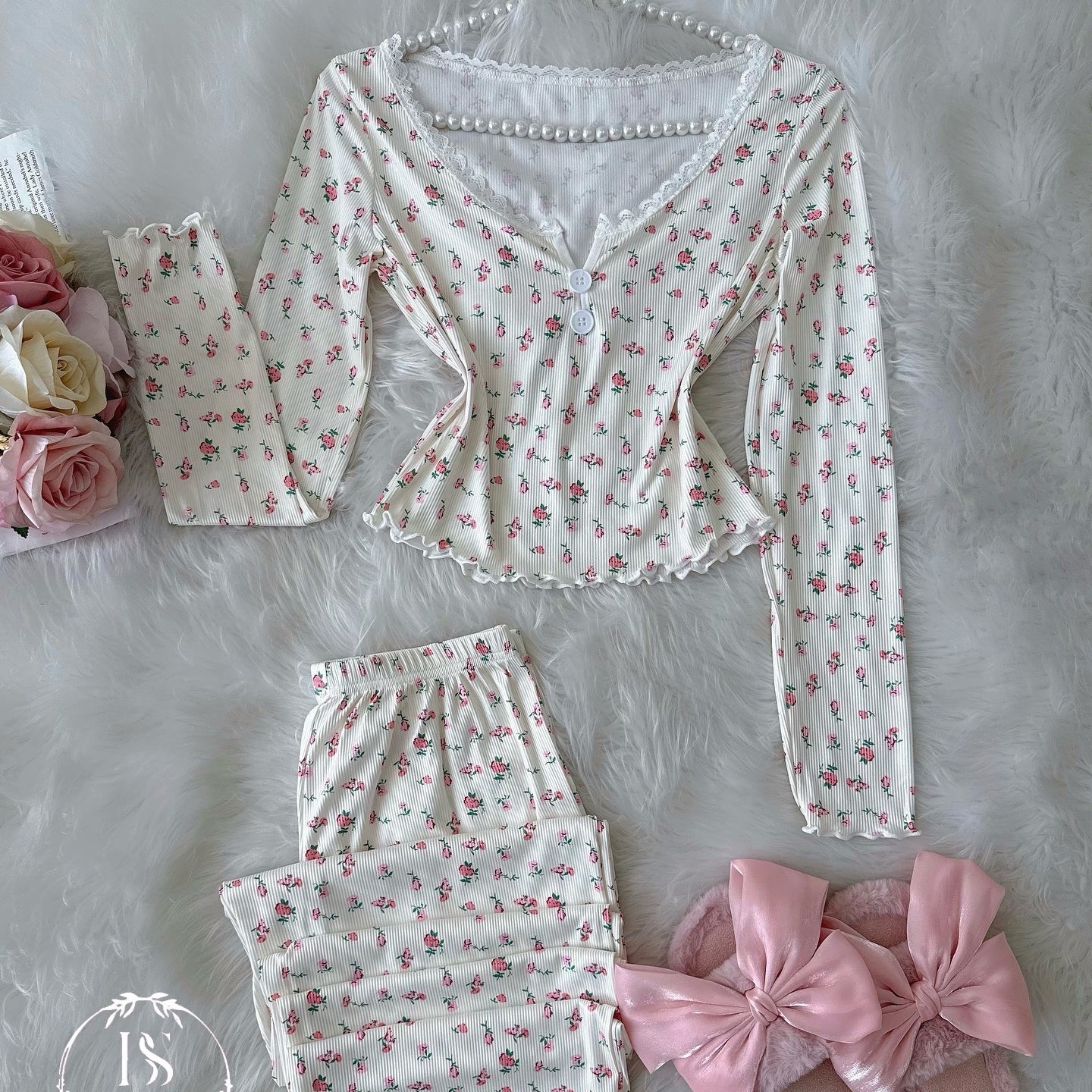 Off White Small Flower