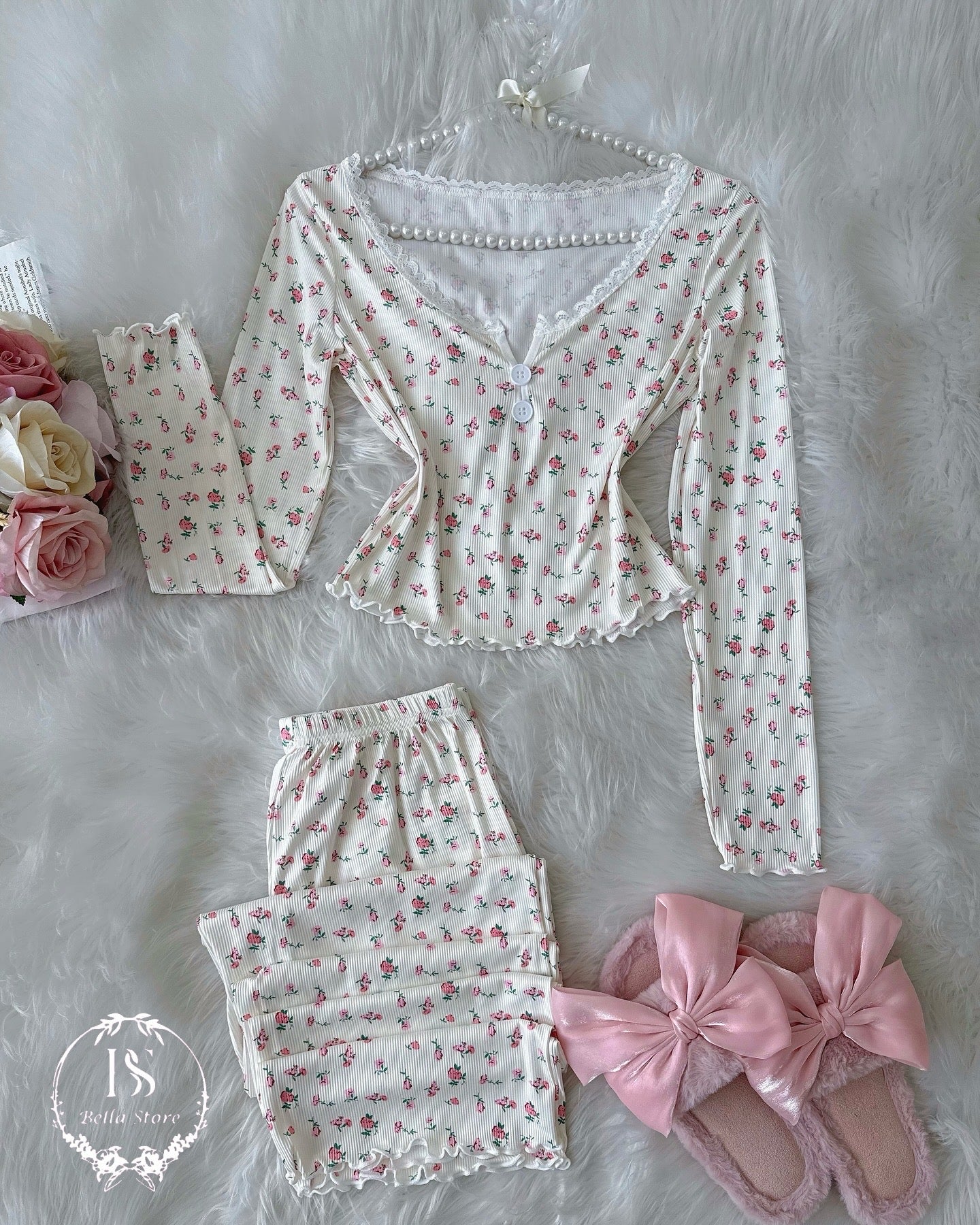 Off White Small Flower