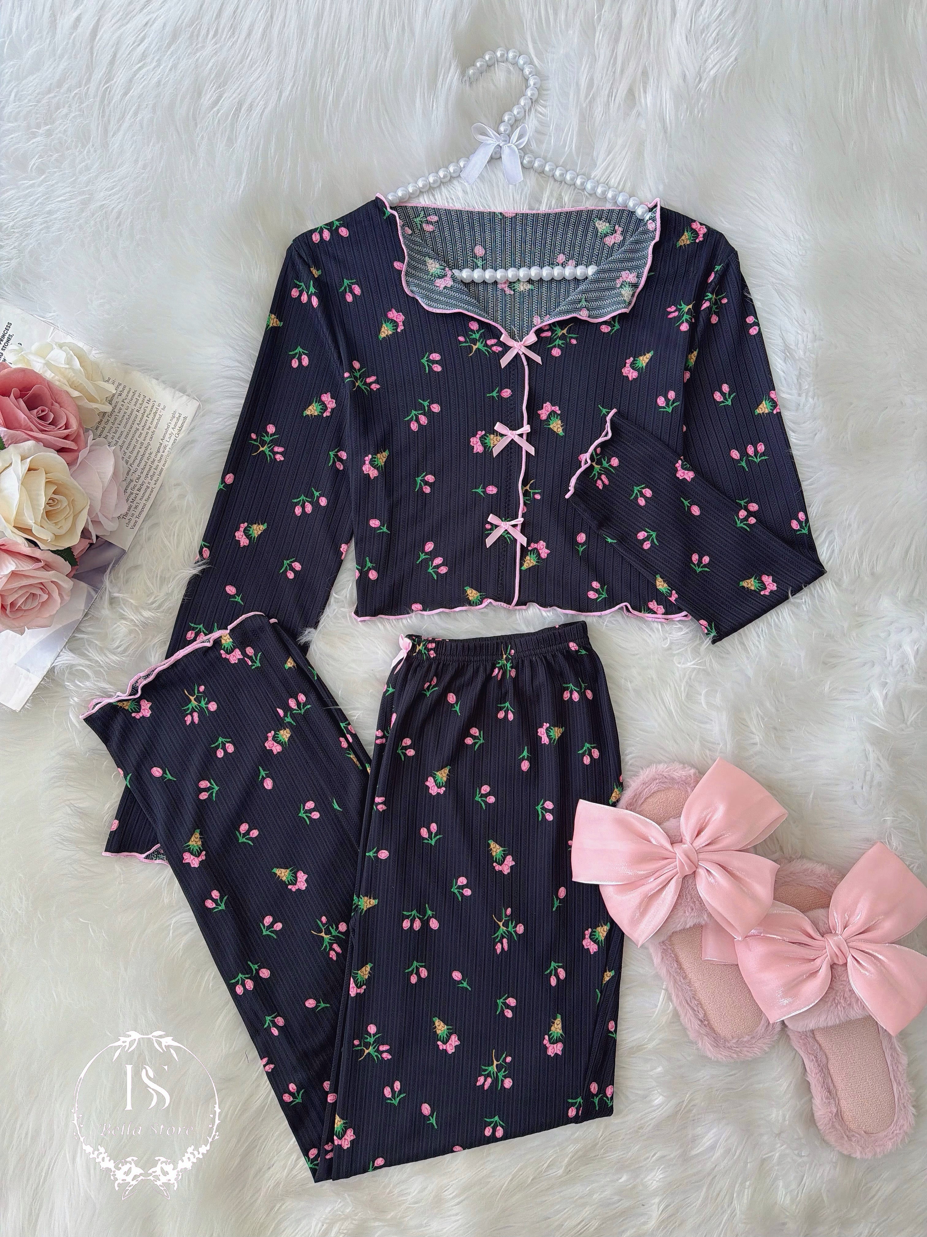 Black Small Pink Flower