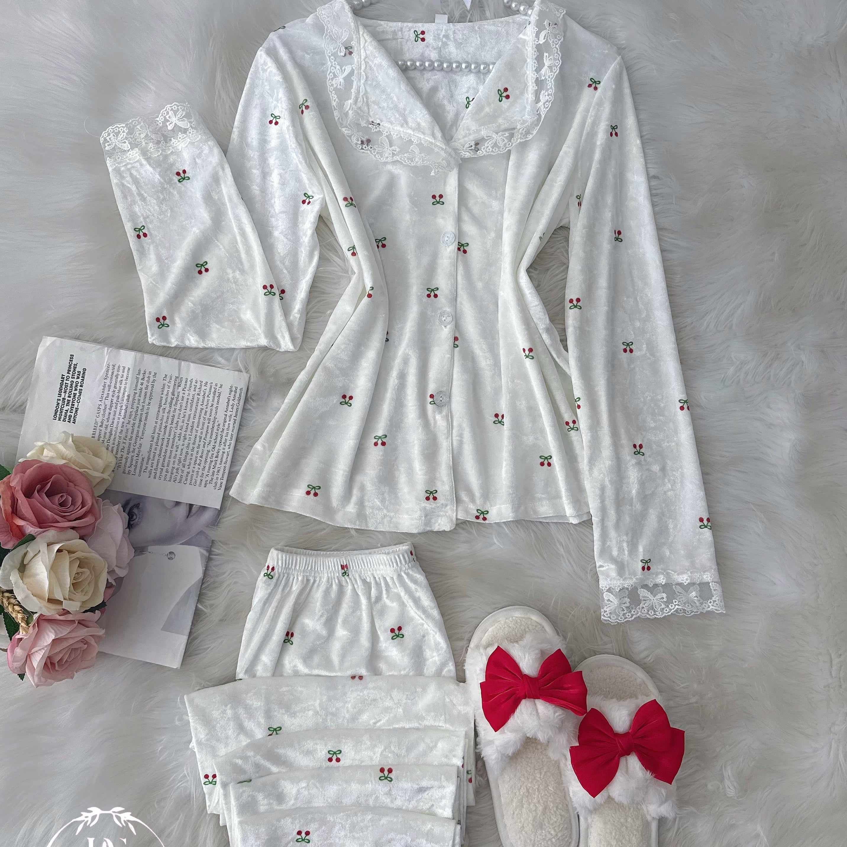 White Qadifa Small Cherry
