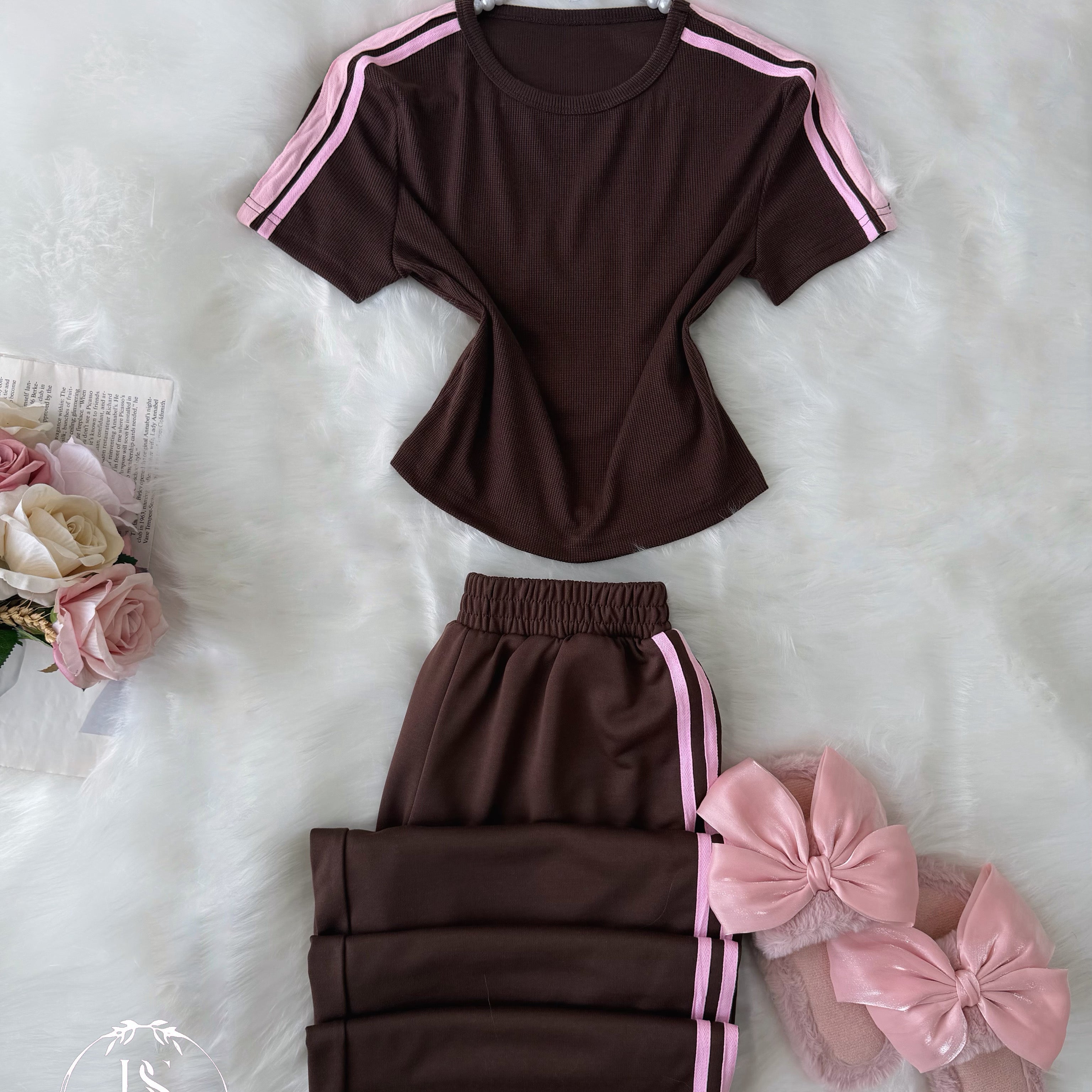 Brown Pink Line Half Sleeve