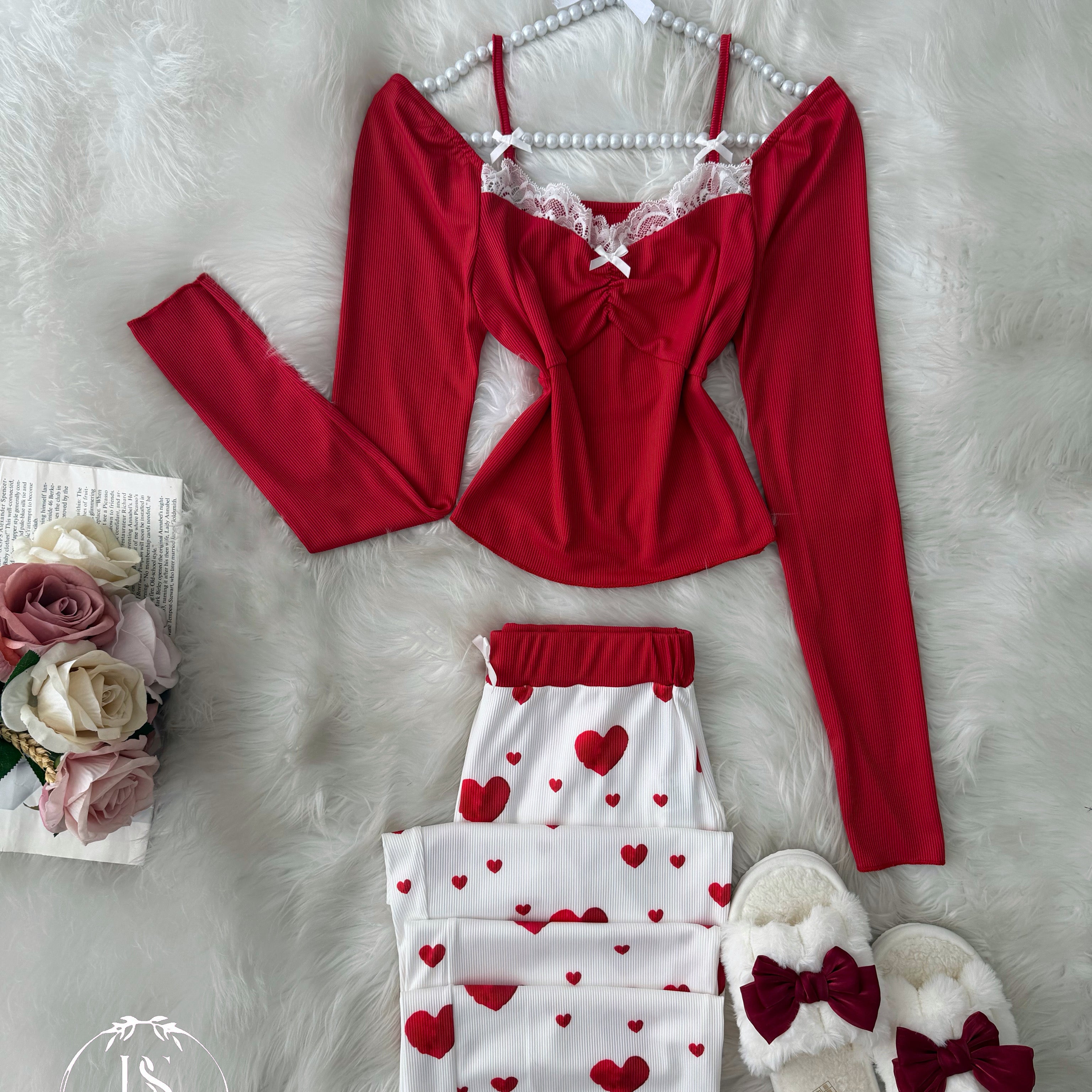 Red Heart White Pijama