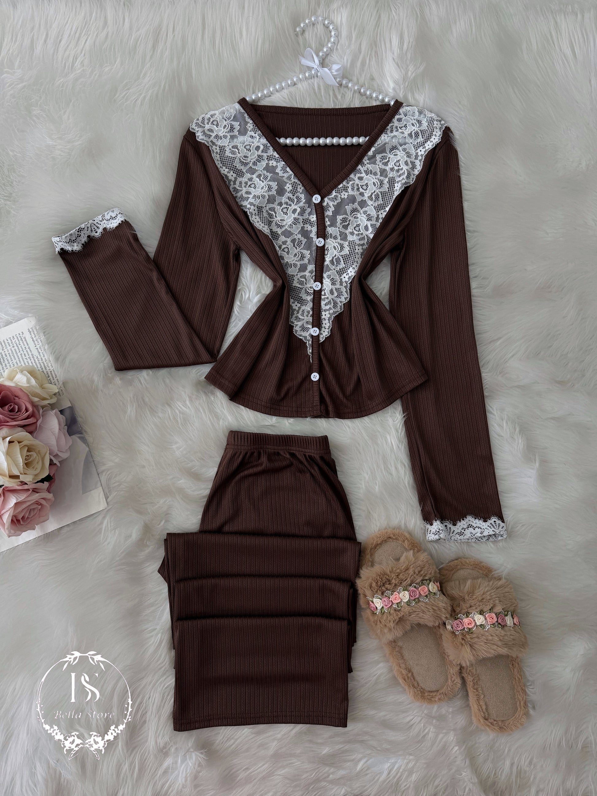Brown White Dantel